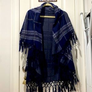 New Dress Barn- Blue printed Poncho. With tag.